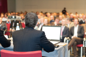 lettura a convention,riunione,dibattito