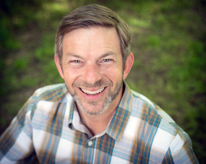 Portrait of Tom Achor